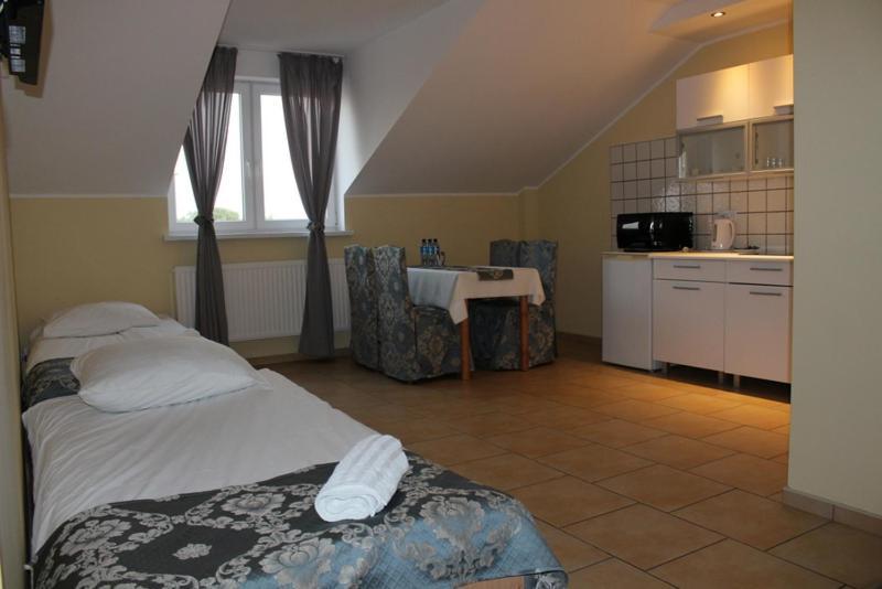 Restauracja Hotel Kassandra Września Exteriör bild