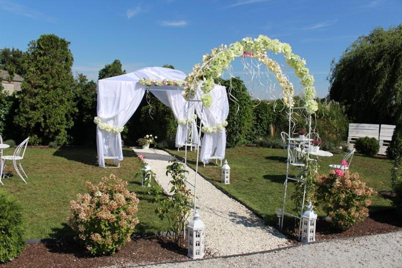 Restauracja Hotel Kassandra Września Exteriör bild
