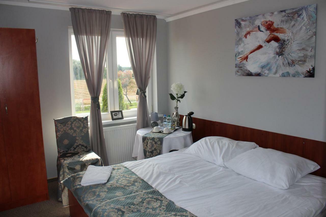 Restauracja Hotel Kassandra Września Exteriör bild