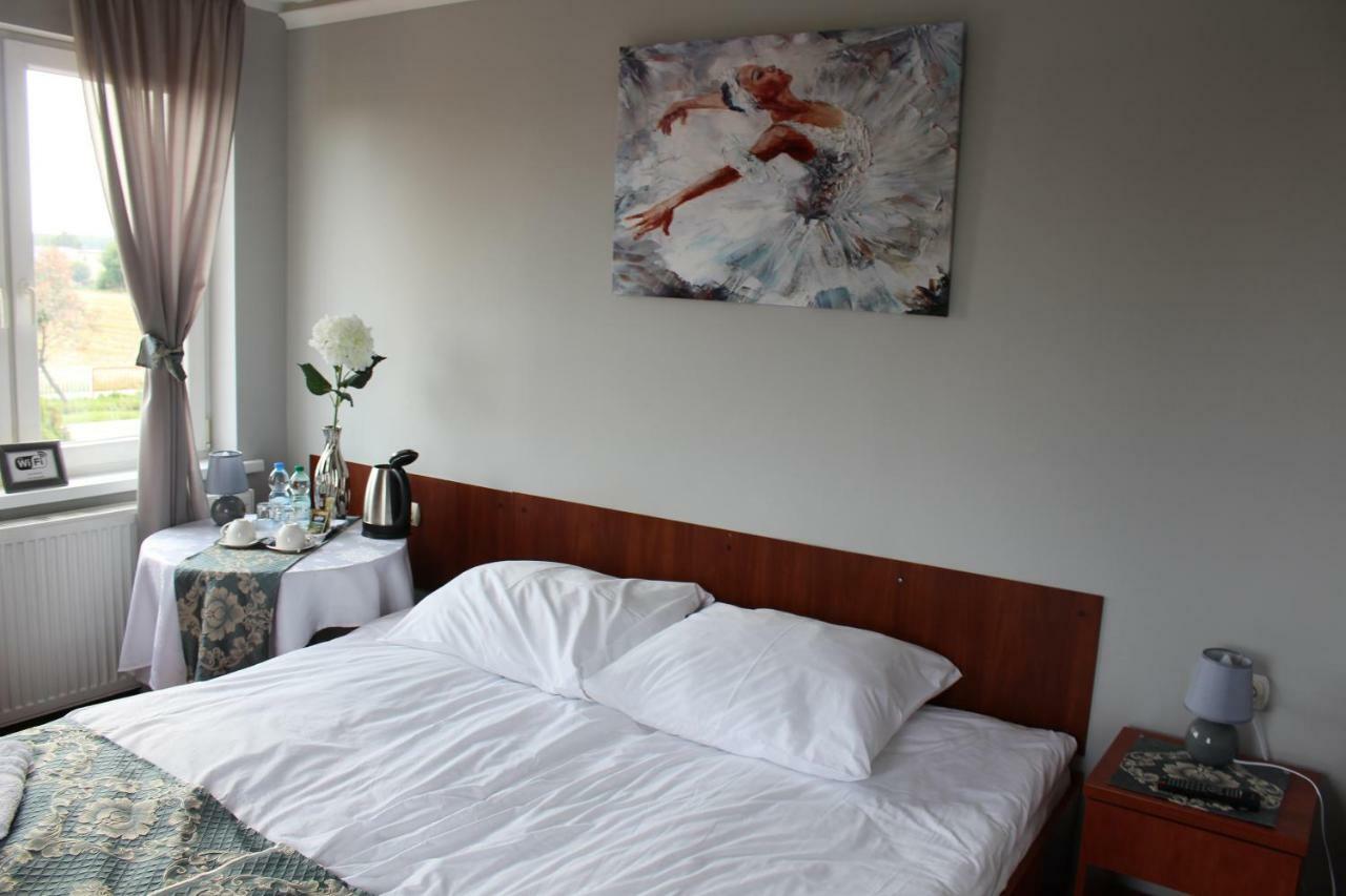 Restauracja Hotel Kassandra Września Exteriör bild