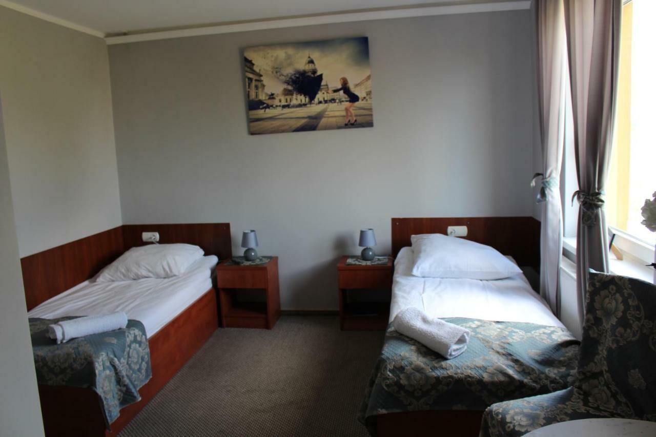 Restauracja Hotel Kassandra Września Exteriör bild