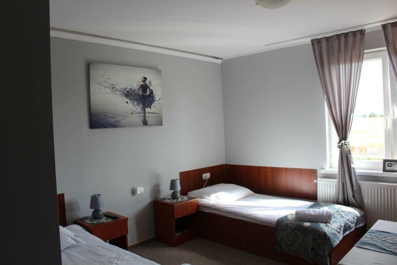 Restauracja Hotel Kassandra Września Exteriör bild