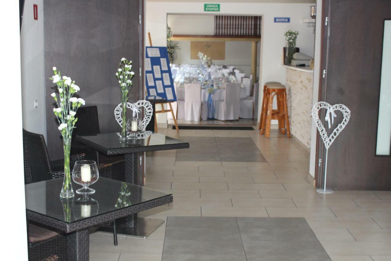 Restauracja Hotel Kassandra Września Exteriör bild