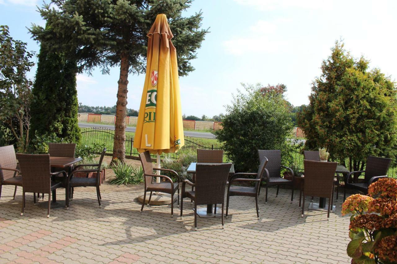 Restauracja Hotel Kassandra Września Exteriör bild