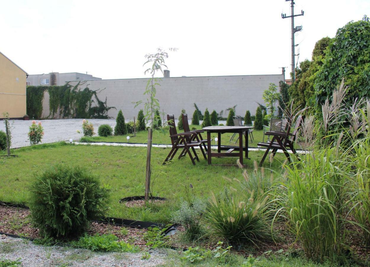 Restauracja Hotel Kassandra Września Exteriör bild