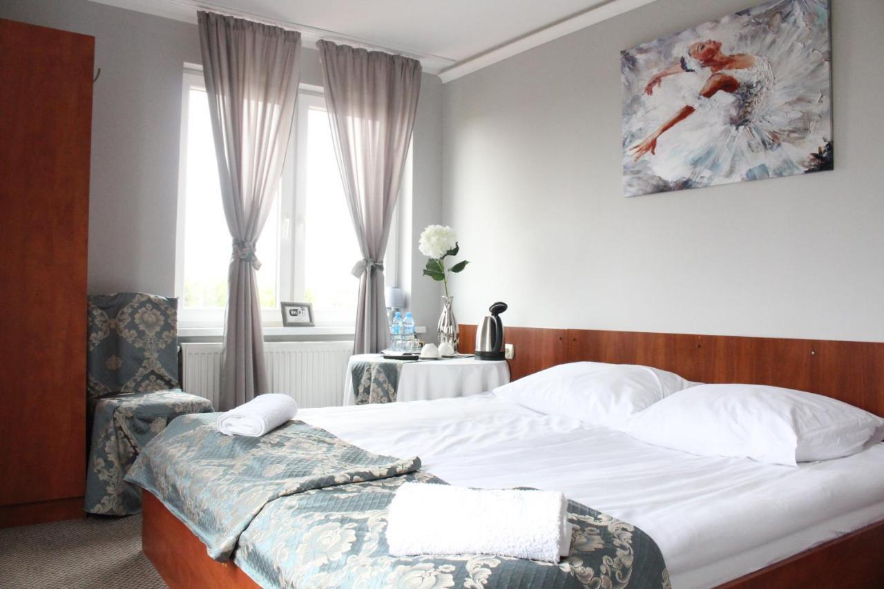 Restauracja Hotel Kassandra Września Exteriör bild