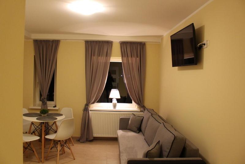 Restauracja Hotel Kassandra Września Exteriör bild