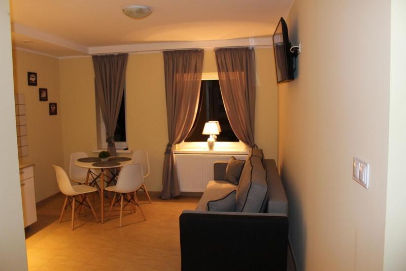 Restauracja Hotel Kassandra Września Exteriör bild